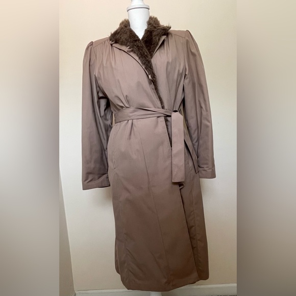VTG London Fog Women's Taupe Faux Fur-Lined Trench Coat, Size 10 Petite - Picture 1 of 11